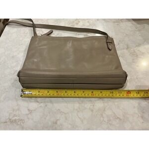 Banana Republic Crossbody Bag Taupe Leather Purse‎ Zip Top Everyday Handbag